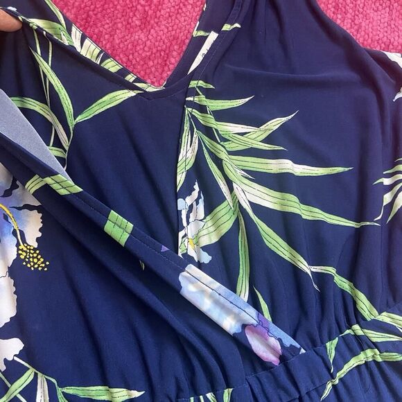 Tommy Bahama Acqua Dei Fiore Wide Leg Jumpsuit Navy Blue Floral Size Medium - Picture 3 of 10